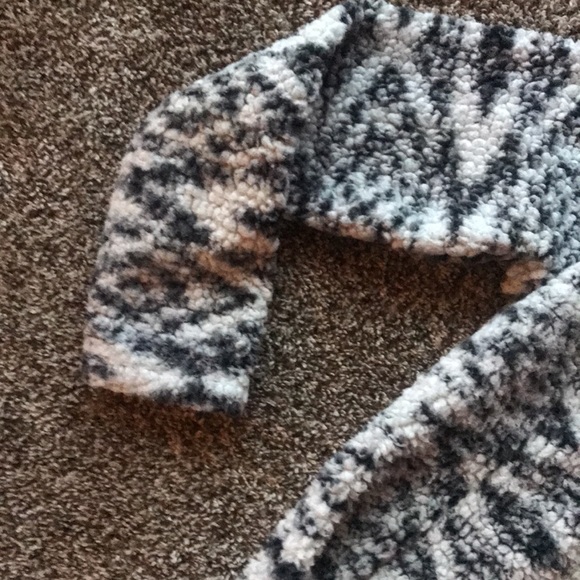 🖤🖤🖤Cozy teddy Sherpa sweater/pullover/coat/shirt 🖤🖤🖤 - Picture 5 of 9